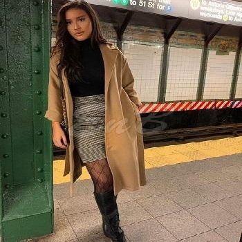 28 Year Average Australian Escort Willow